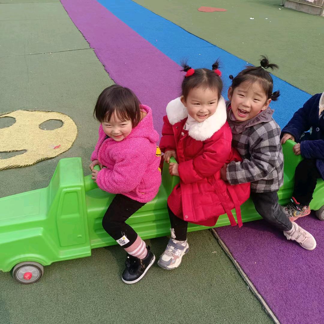 幼儿园老师（有关必）