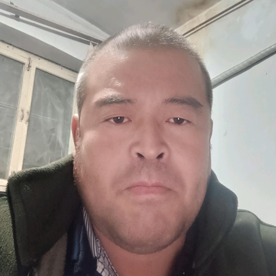 爱情哥精神小伙