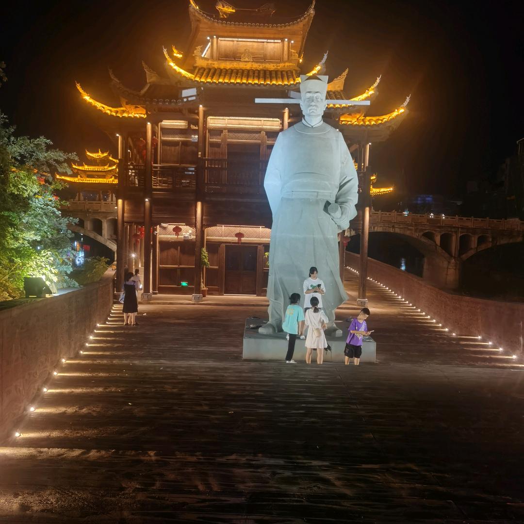 骑着豬不知道去哪