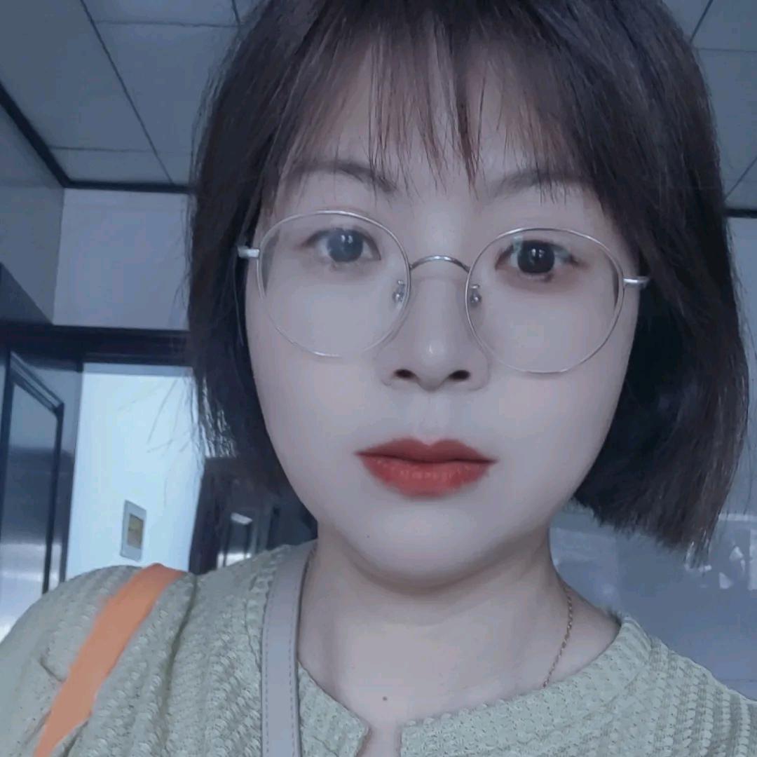 英子