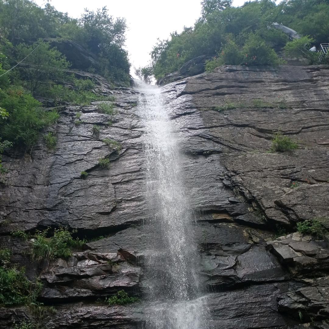 梁同学