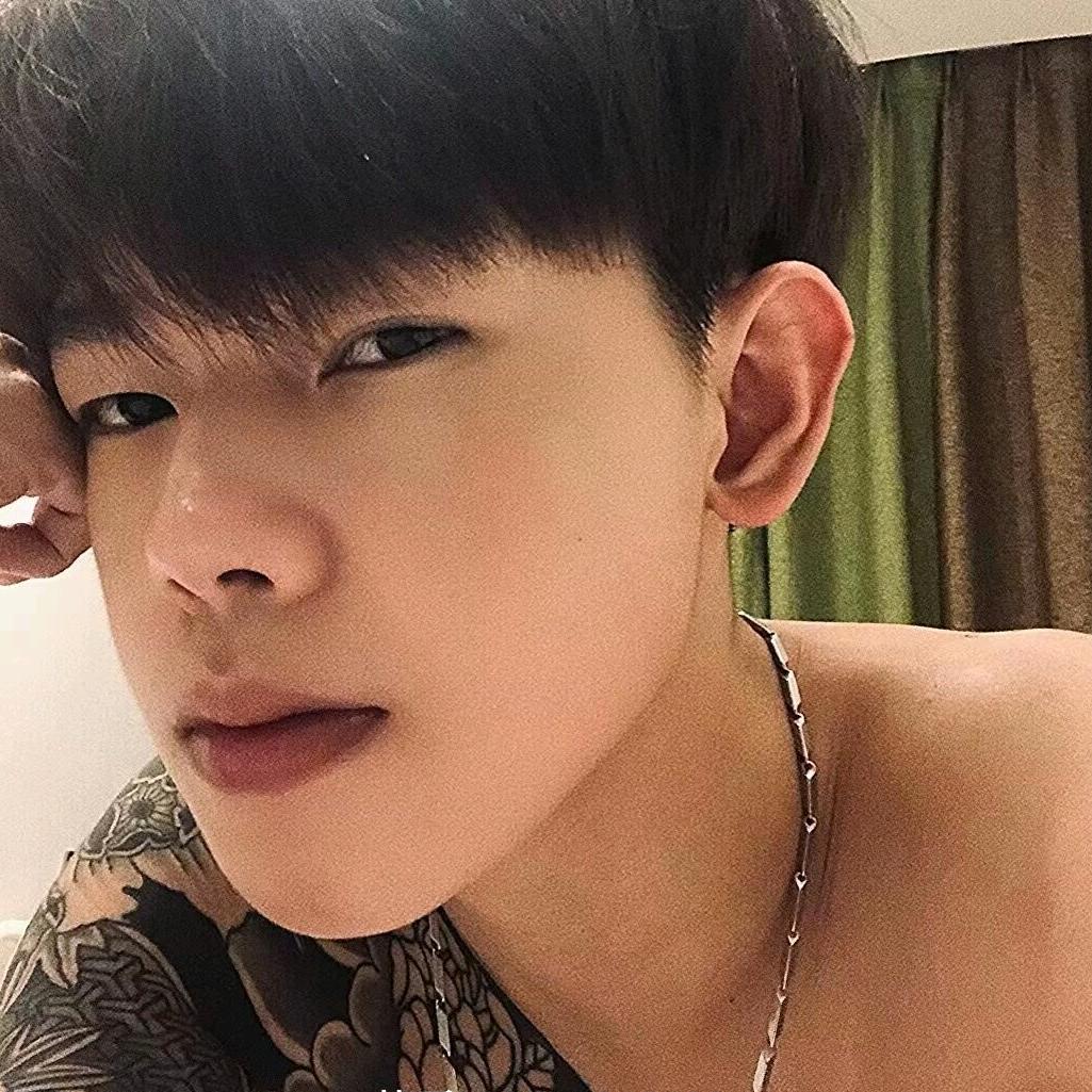 小柒.