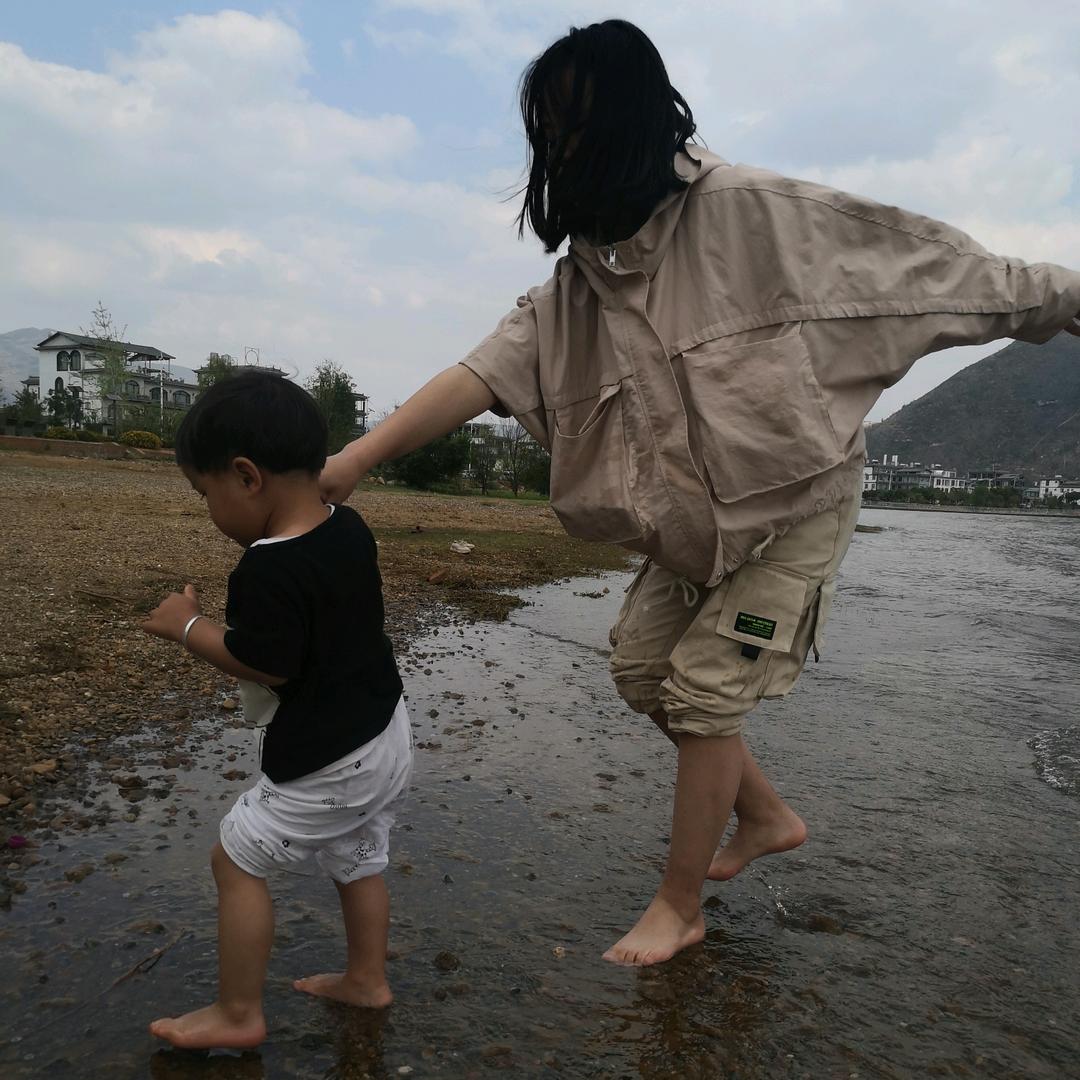 奔跑的孩子