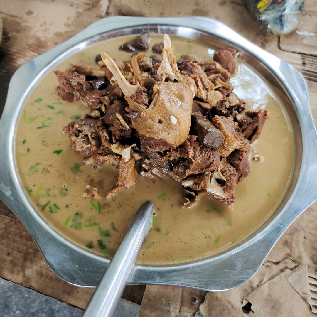 鲁南名吃，铁锅炖大鹅