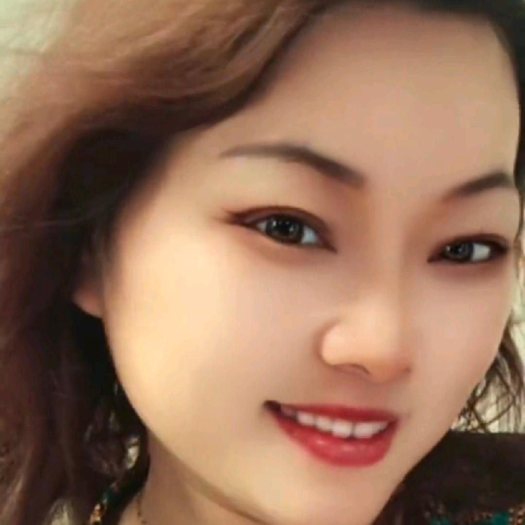 自在飞花轻似梦