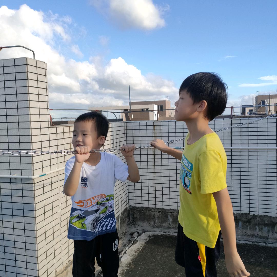 又抠又健兄弟