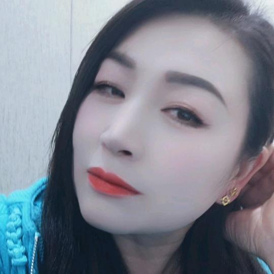 彩蝶飞舞，