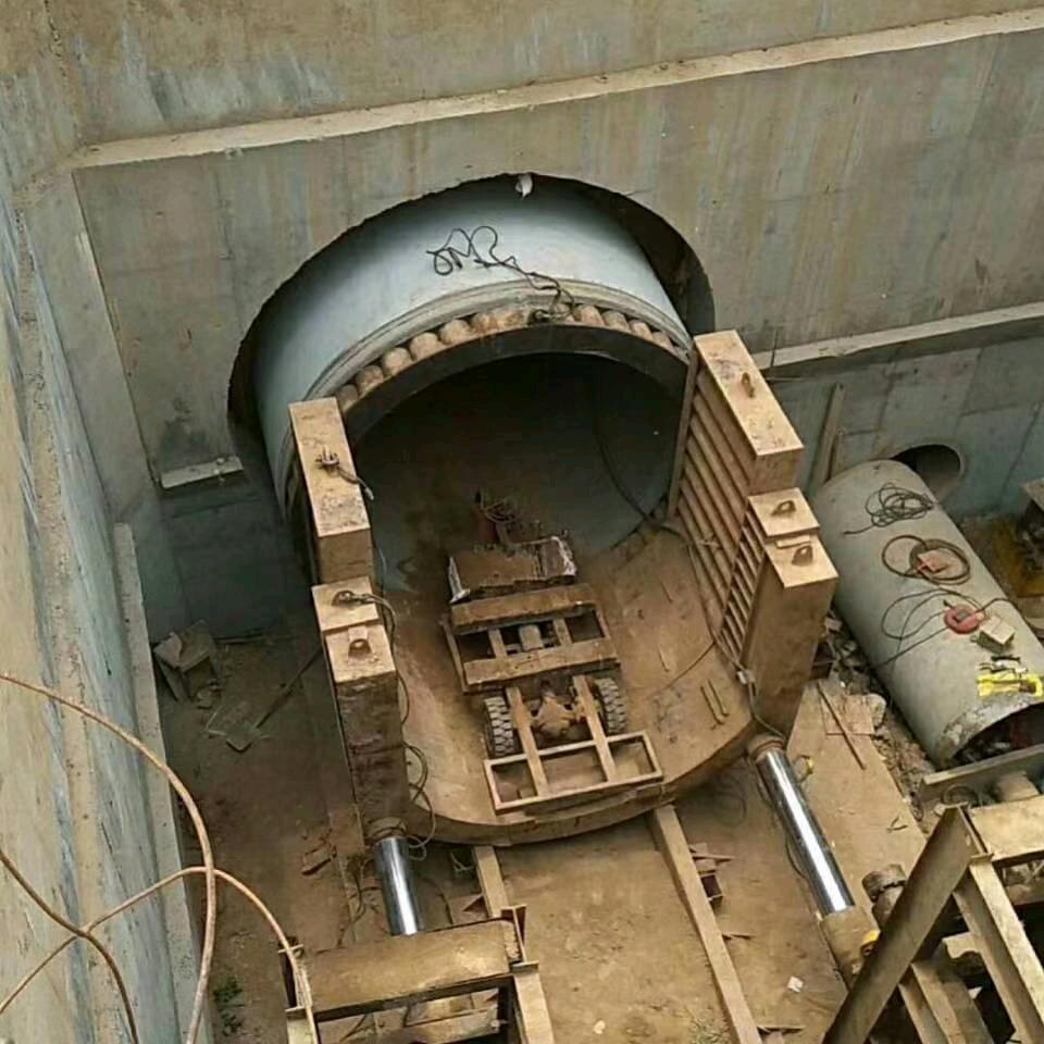 辉