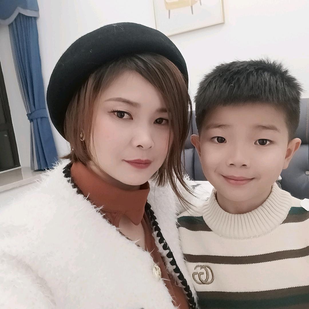 嫣然一笑  燕🌻