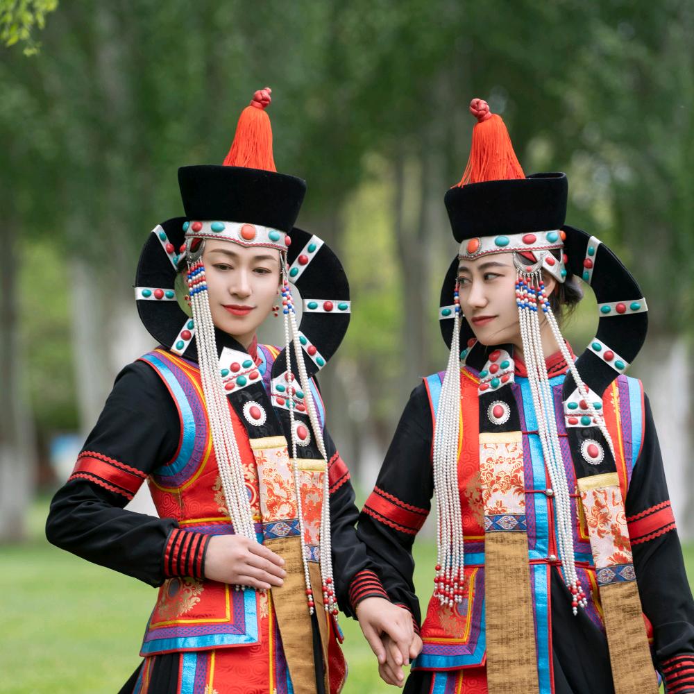 伊苏姐妹-草原新歌《一路向远方》