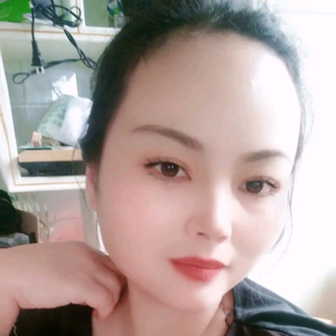 小店老板娘（花花）