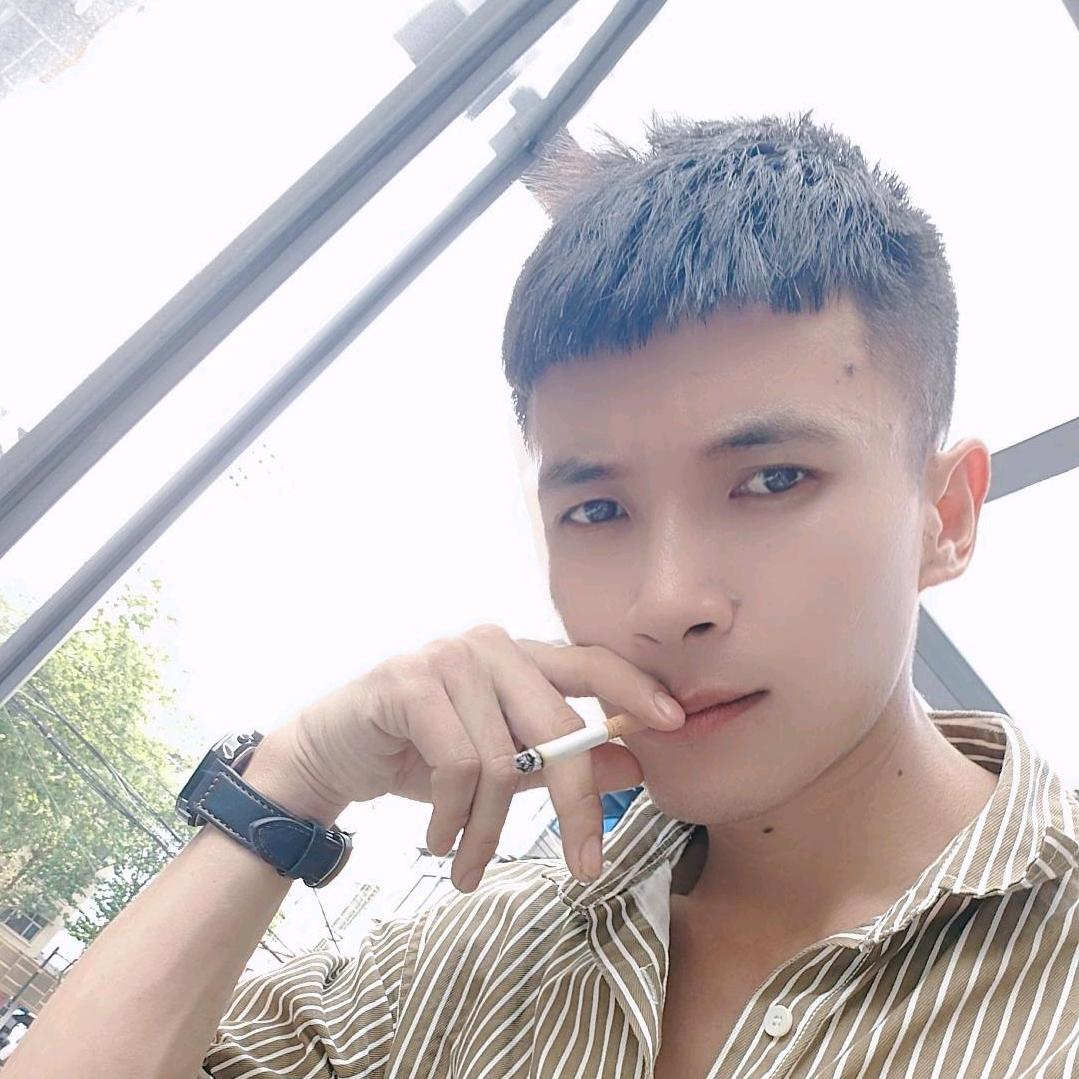 初吻྅给了烟྅