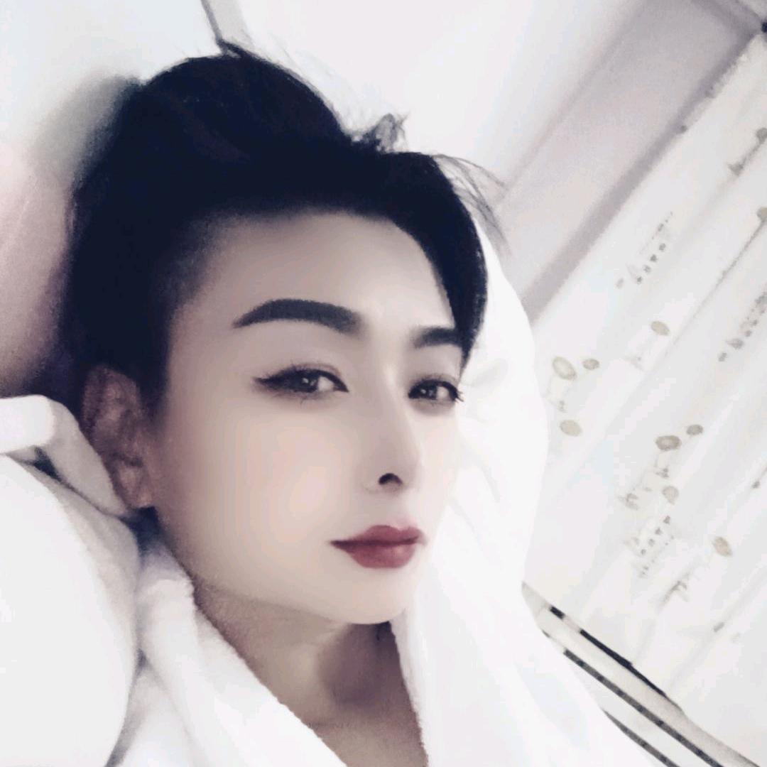 博乐减龄发型设计  韩姐
