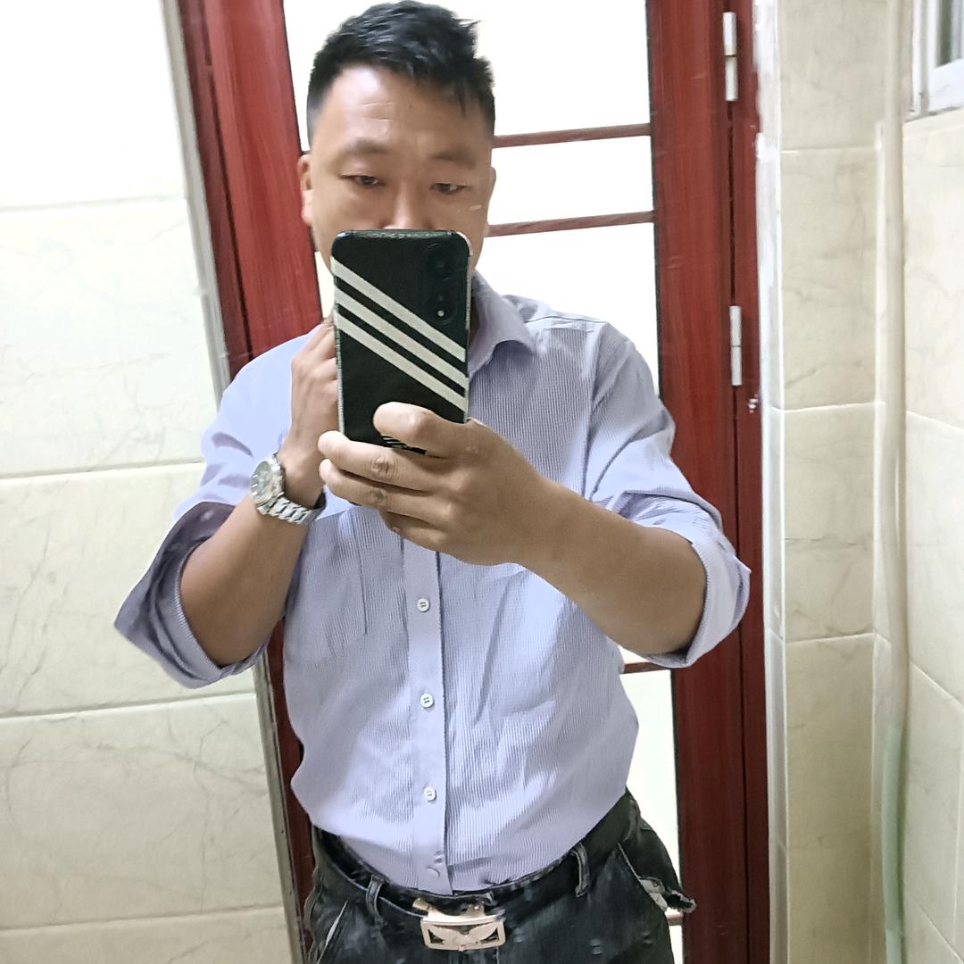 小凉山。黑惹啊衣