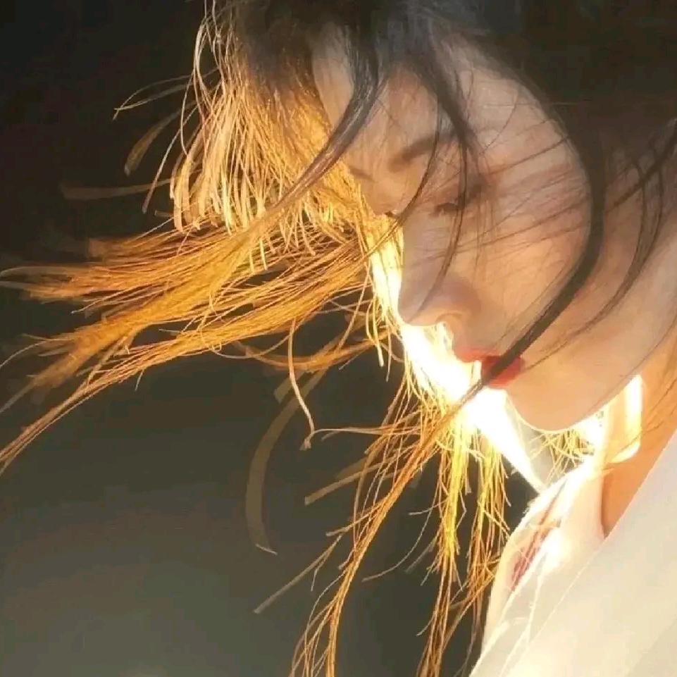 冰雨幽蓝