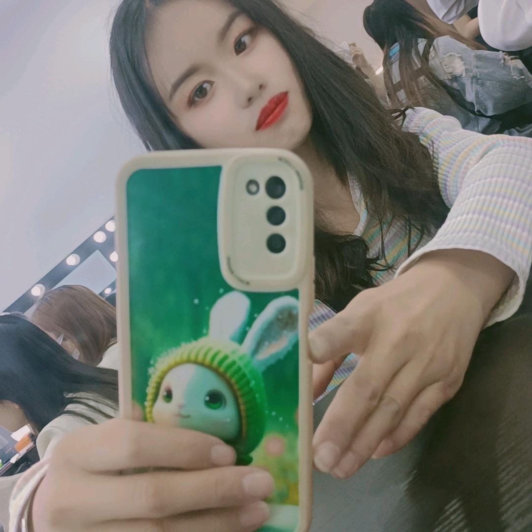 傻丫头误撞校草心