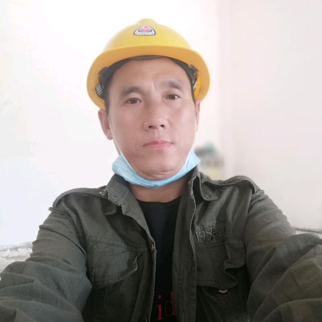 废旧回收的老帅哥