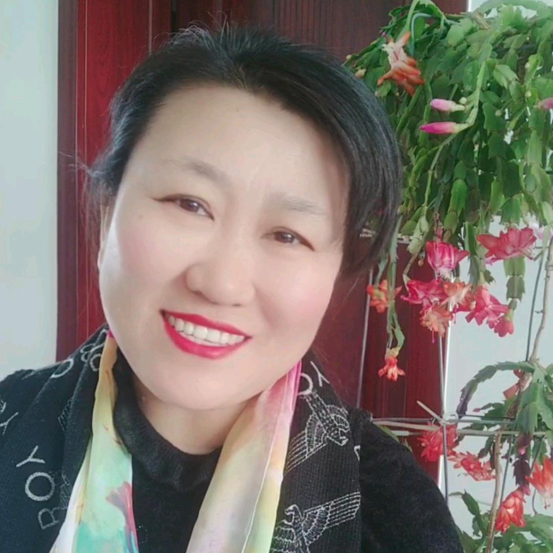 大梁英