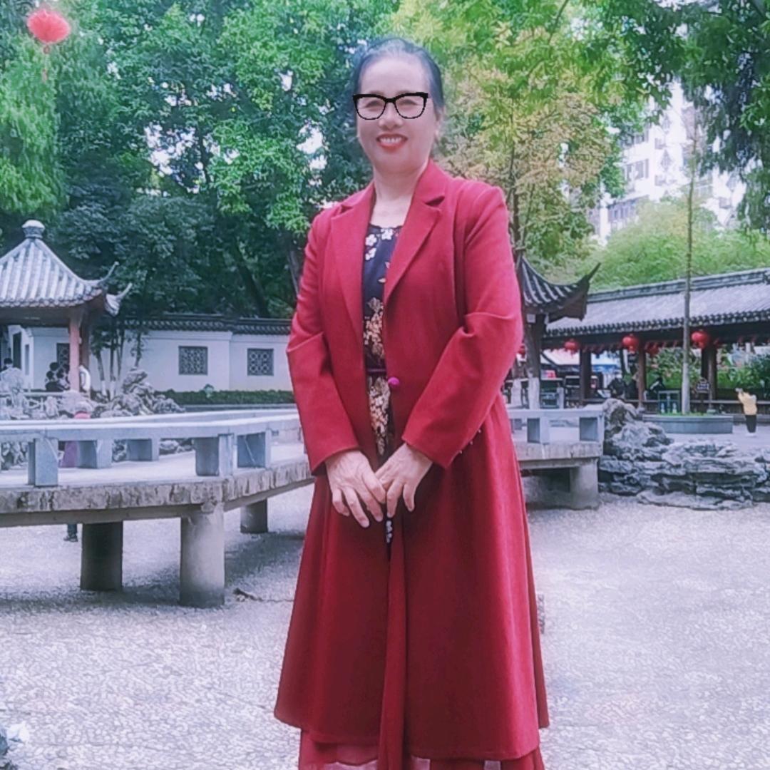 活泼老奶奶
