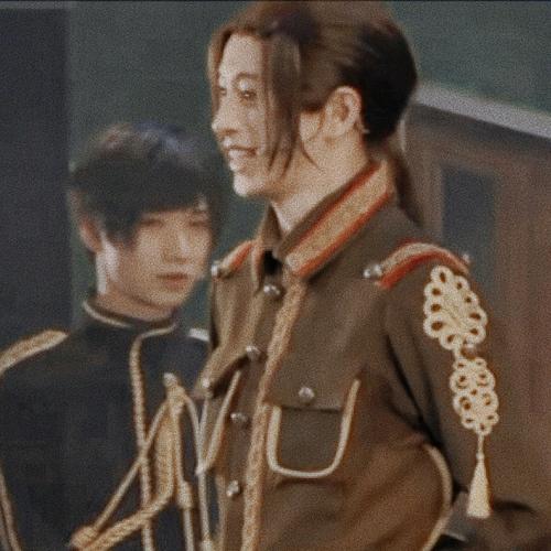 苯人华丽归来