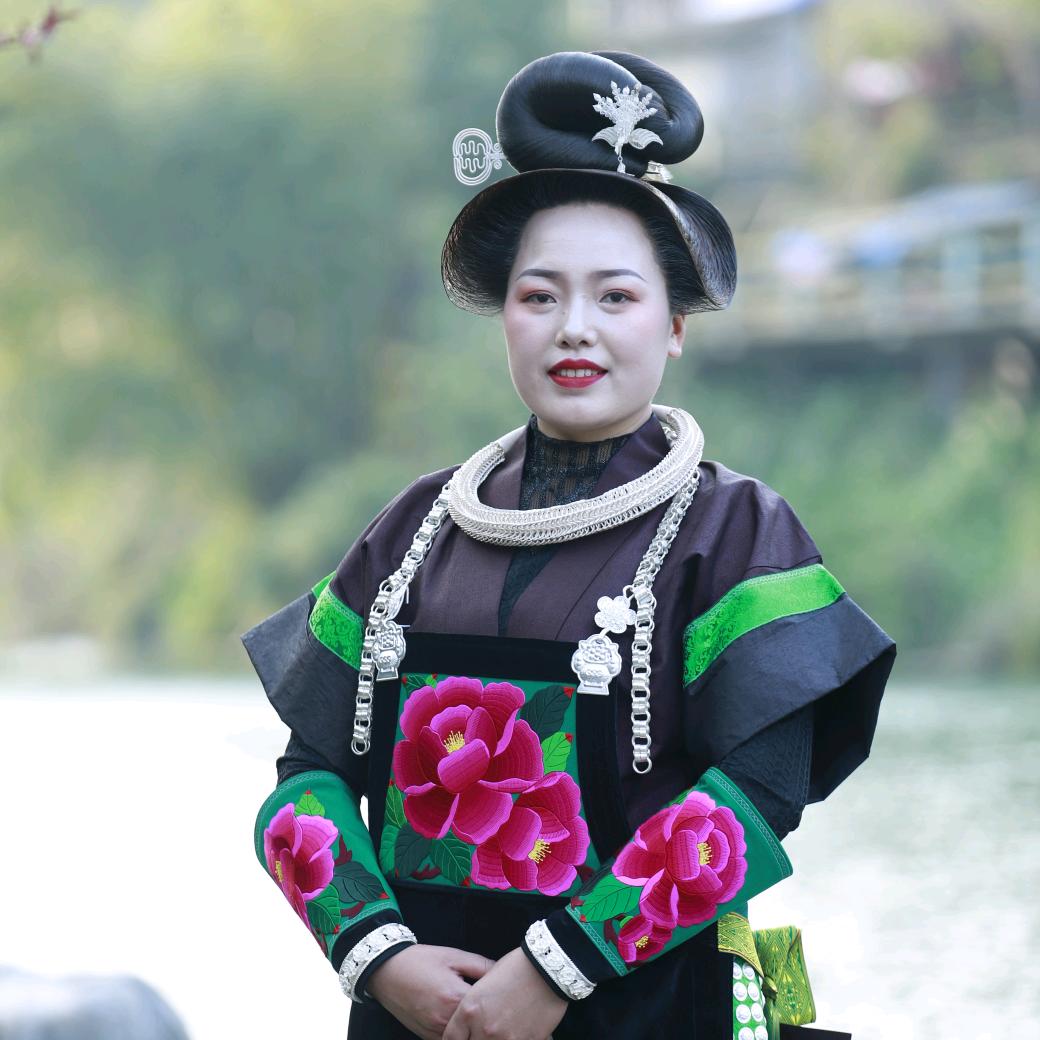 龙家大姐