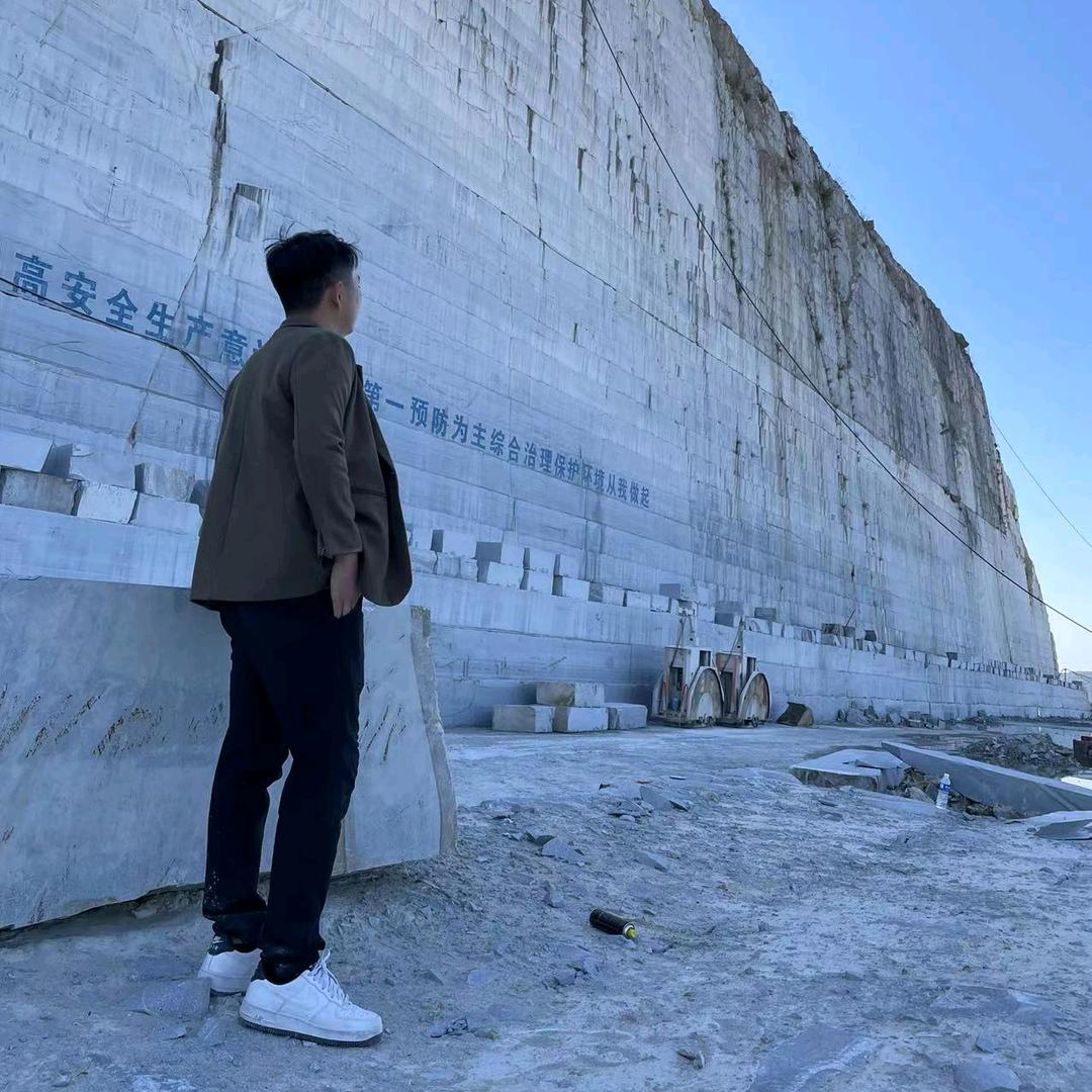 万石  石材芝麻灰芝麻白地铺石厂家