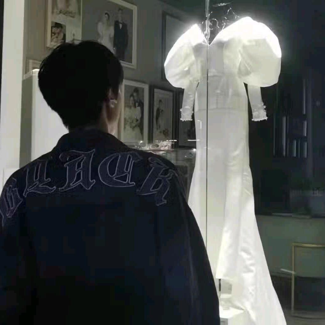 立刻有