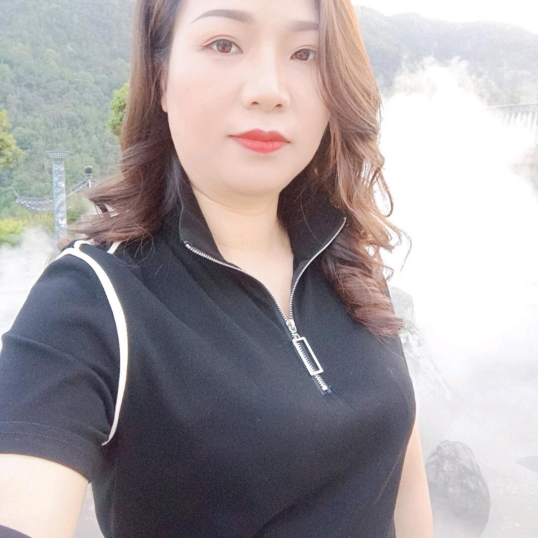 卖室内门大门的大姐