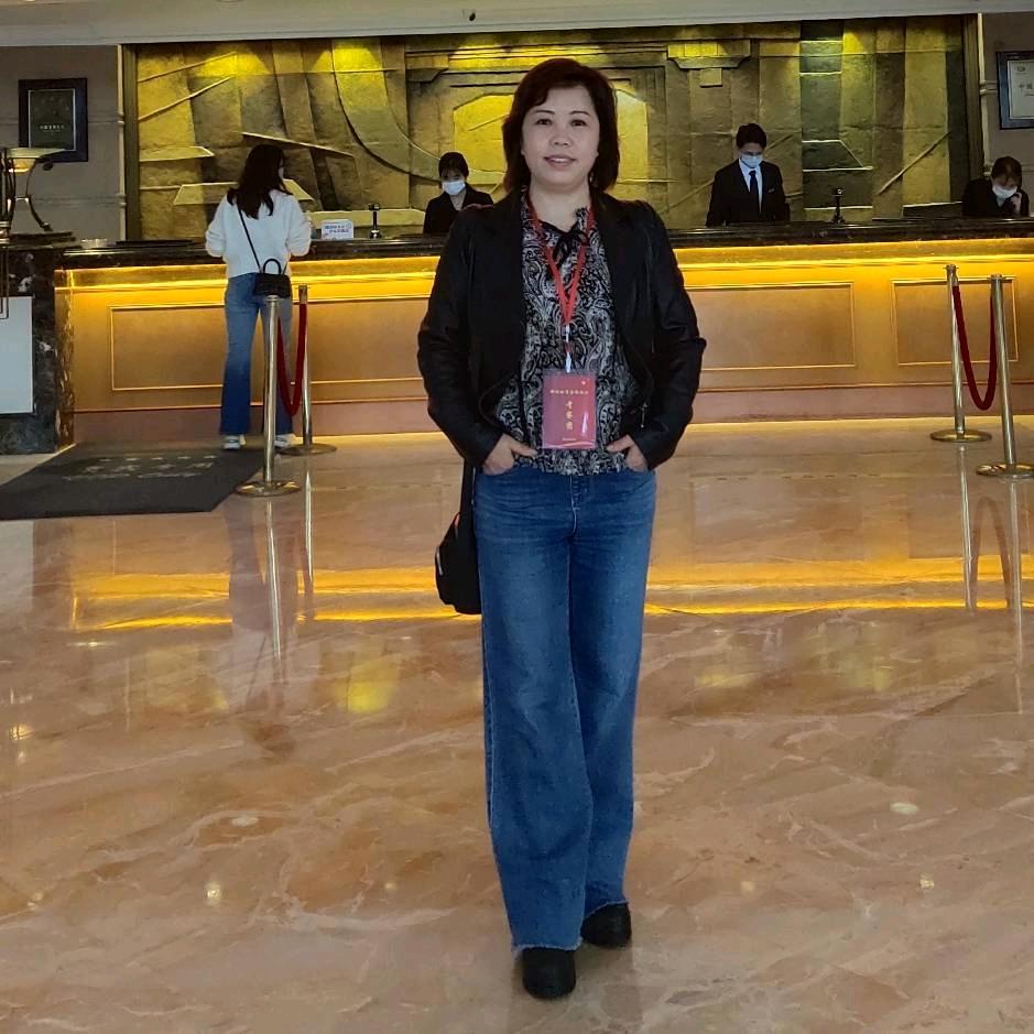 汇彩庭软装窗帘(柳州如黛布艺钟姐)