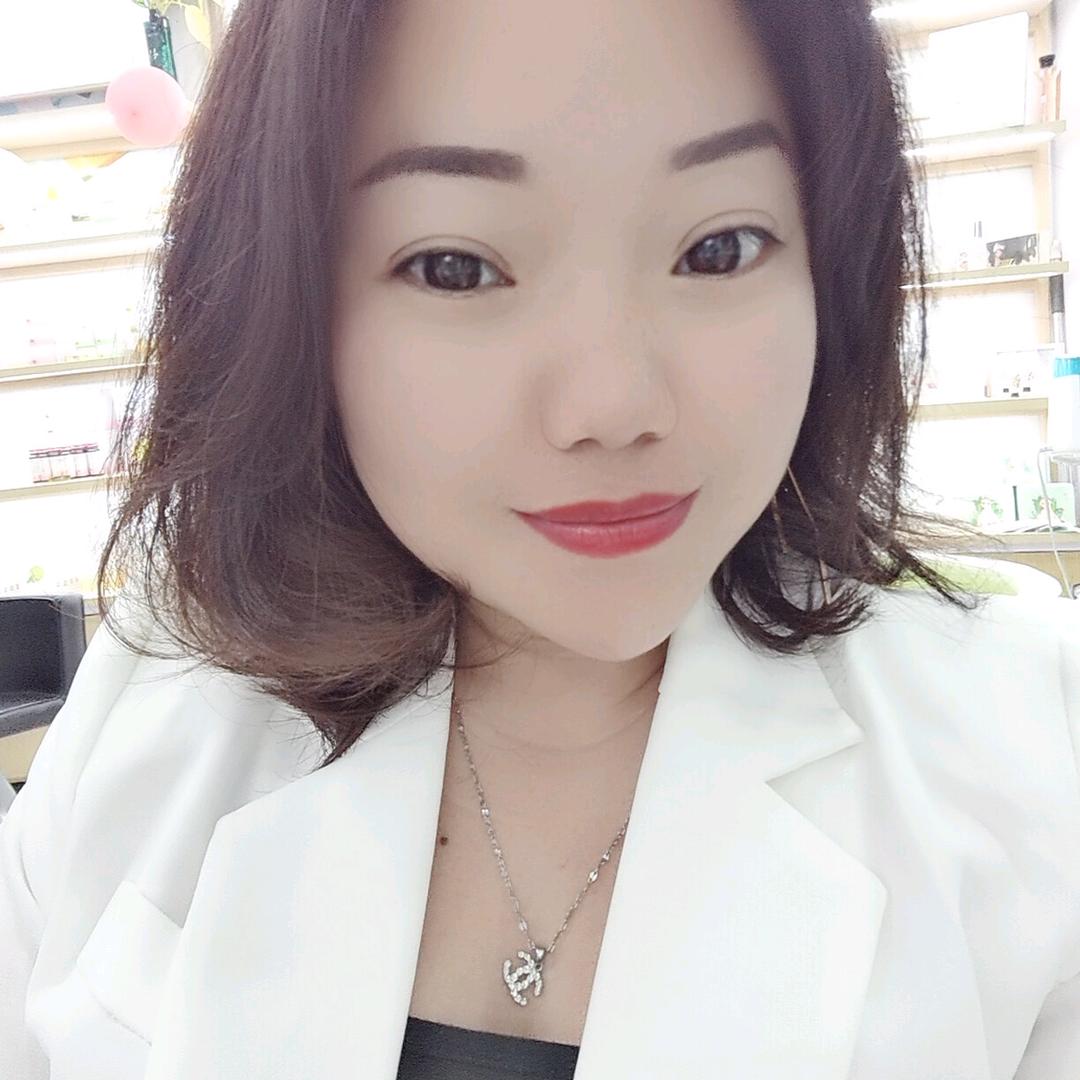 轻素栖花里-丽姐