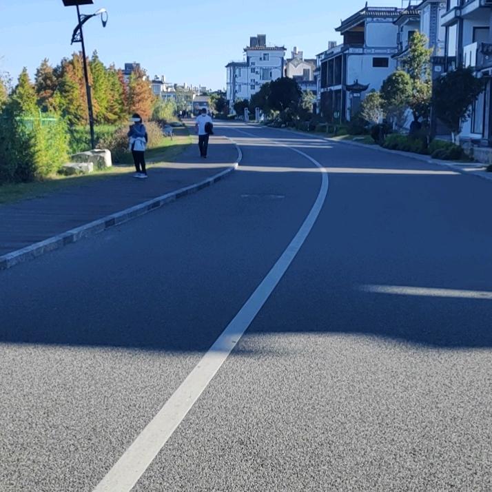 竞竞