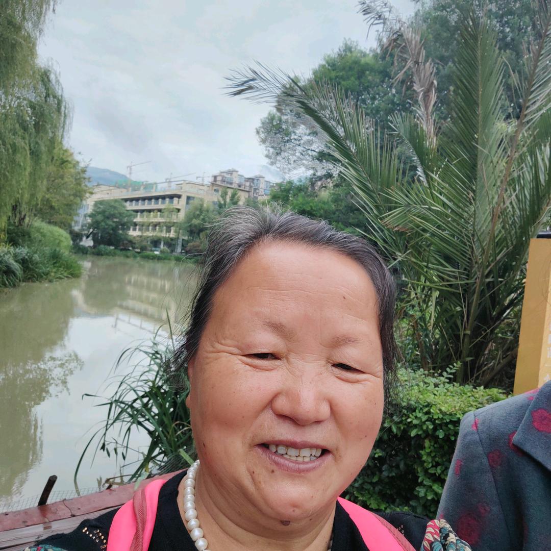 个性男孩服装店