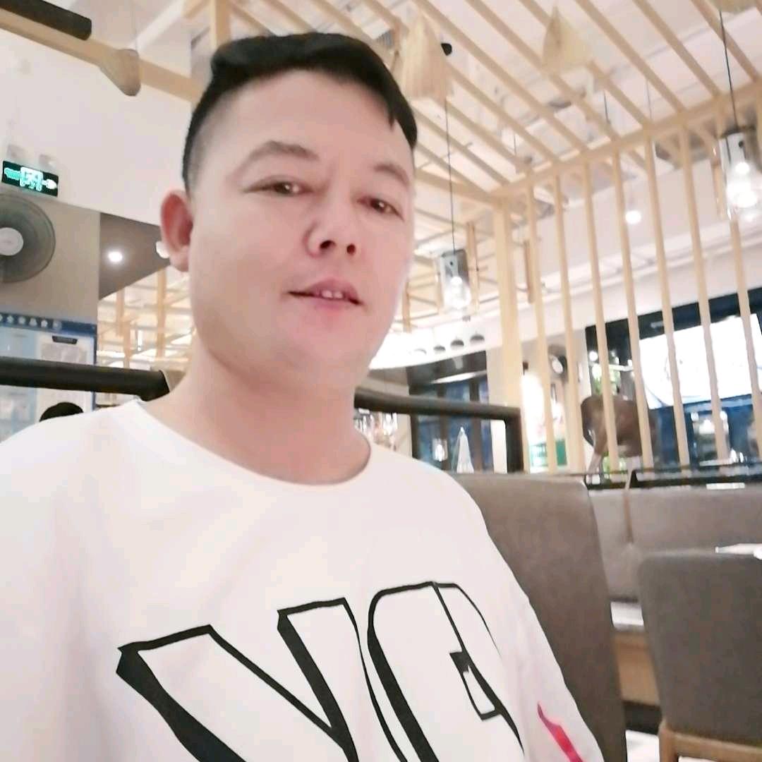 李镜潩与世无争