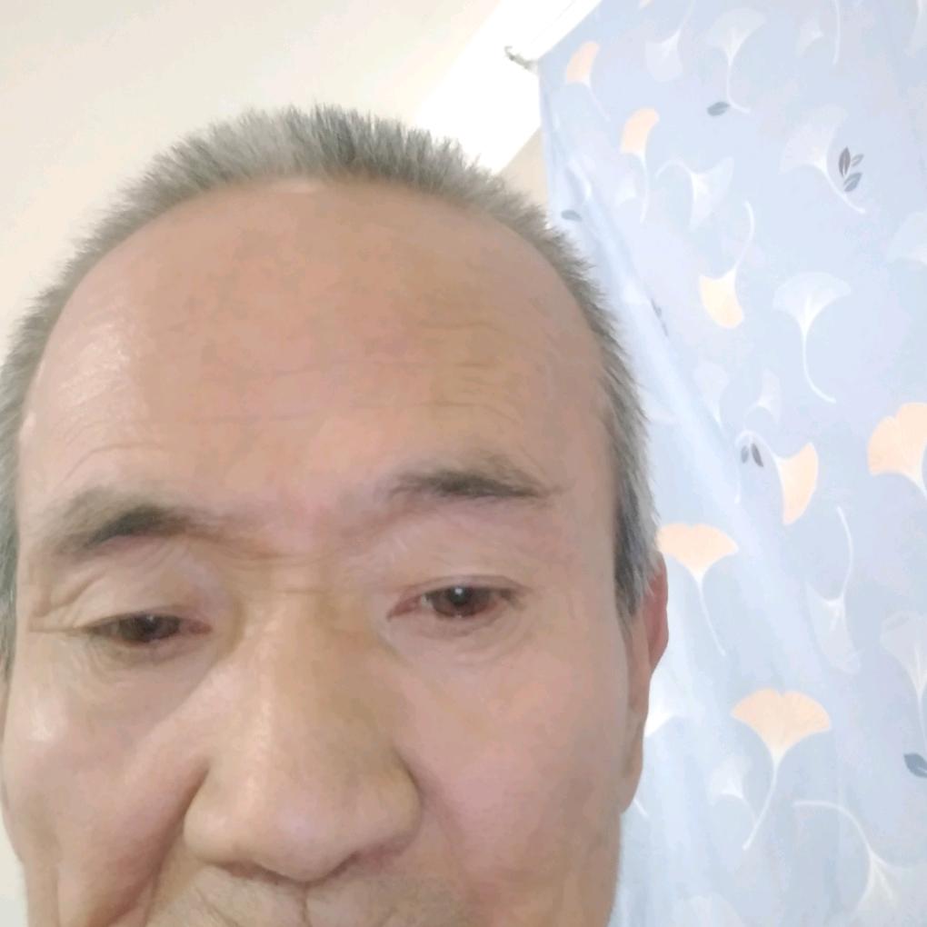 大家看一下这个是西安火车站，对面的