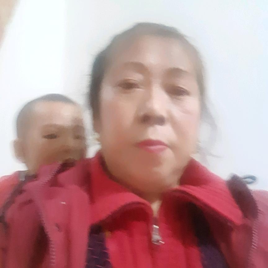 我是农村人，何姐姐