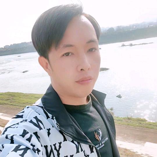 浅笑的林