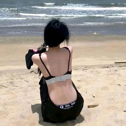 赏颜客栈（军火）在橱窗