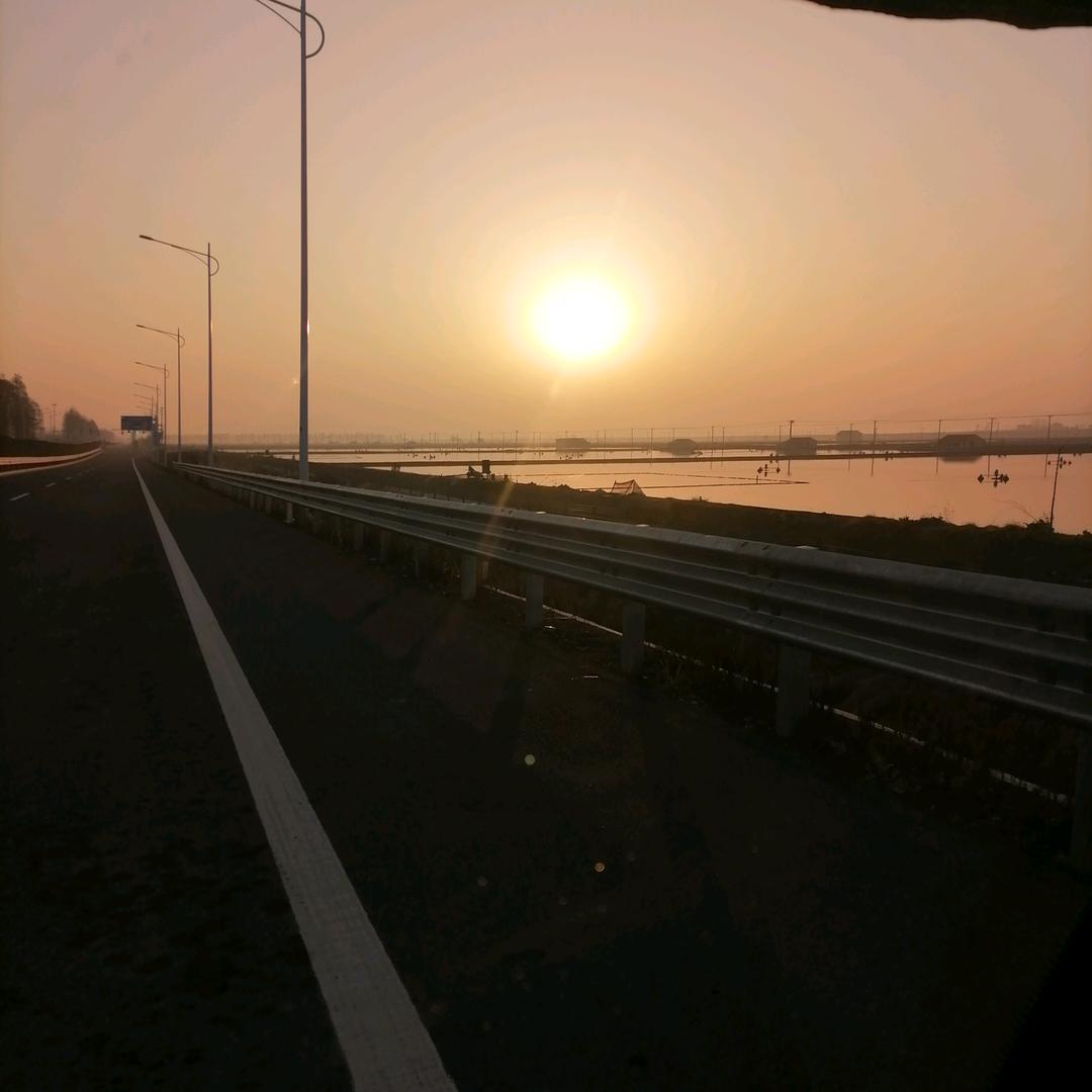 日出山岗