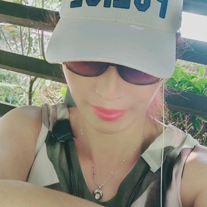 嘿？女人你有点皮