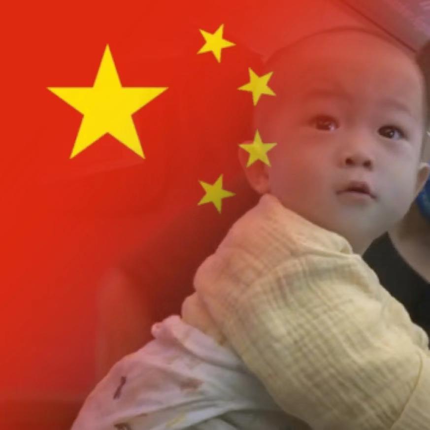 三岁烫伤男童李佳康妈妈