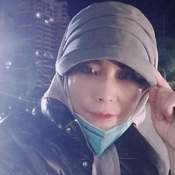 爱花的小女人