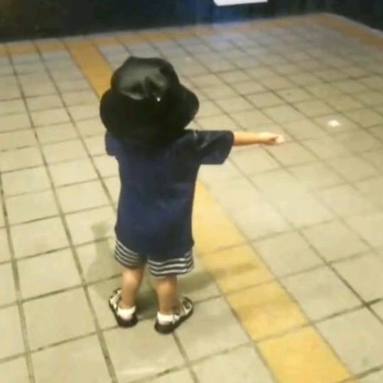富余美元