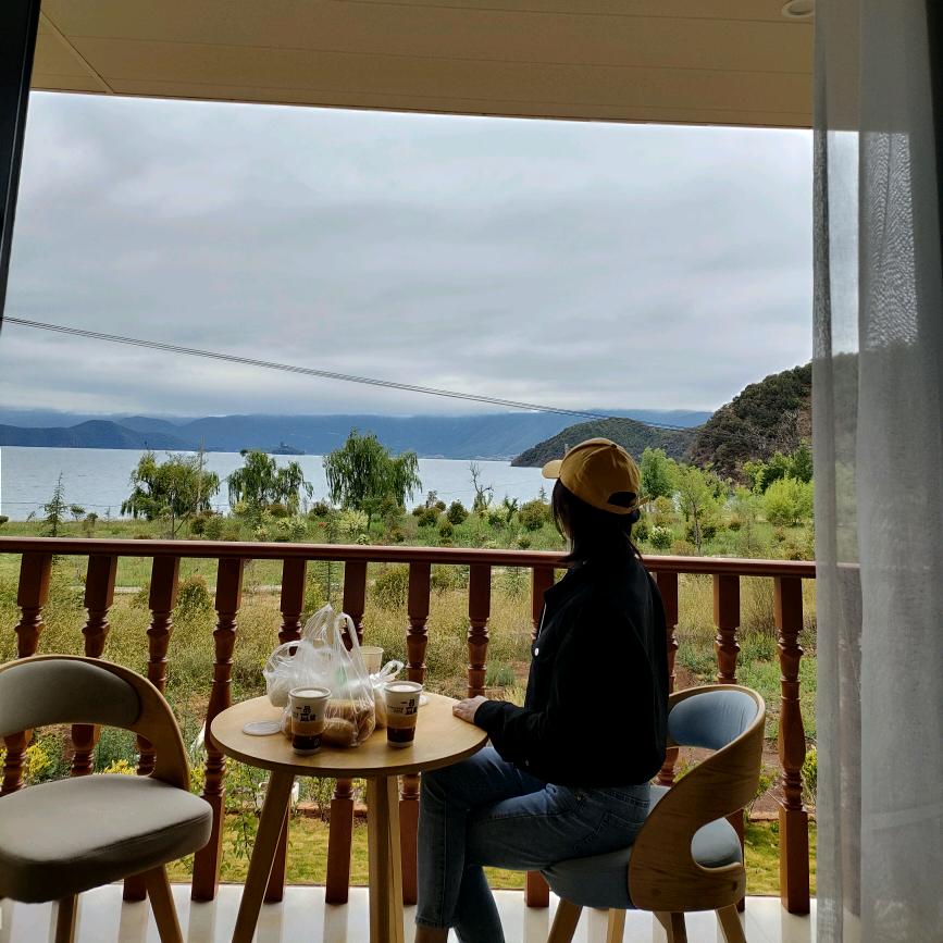 ✨ 余生浅末◡̈ ‘’ツ🍂