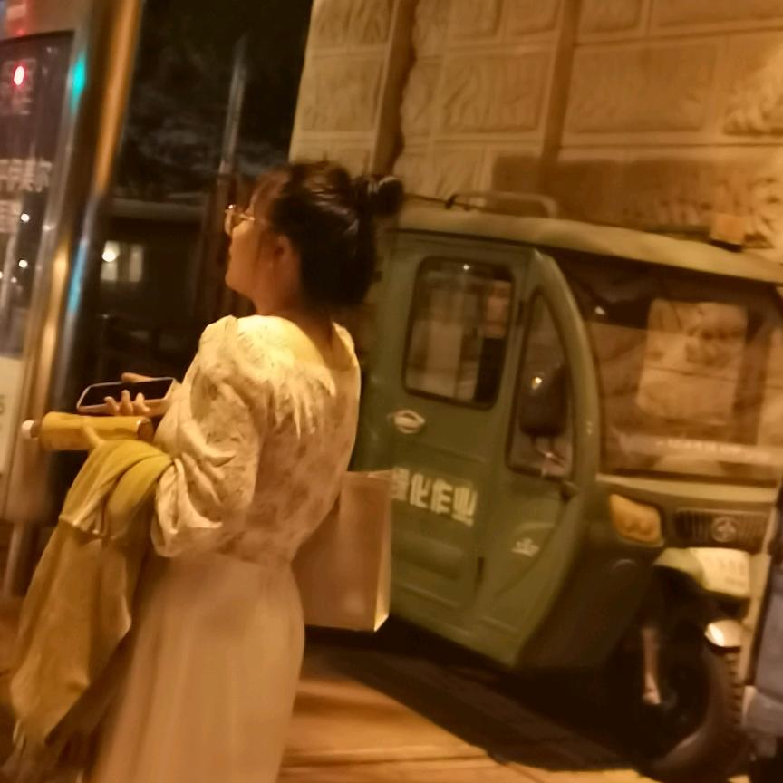 爱吃青菜(๑´∀`๑)