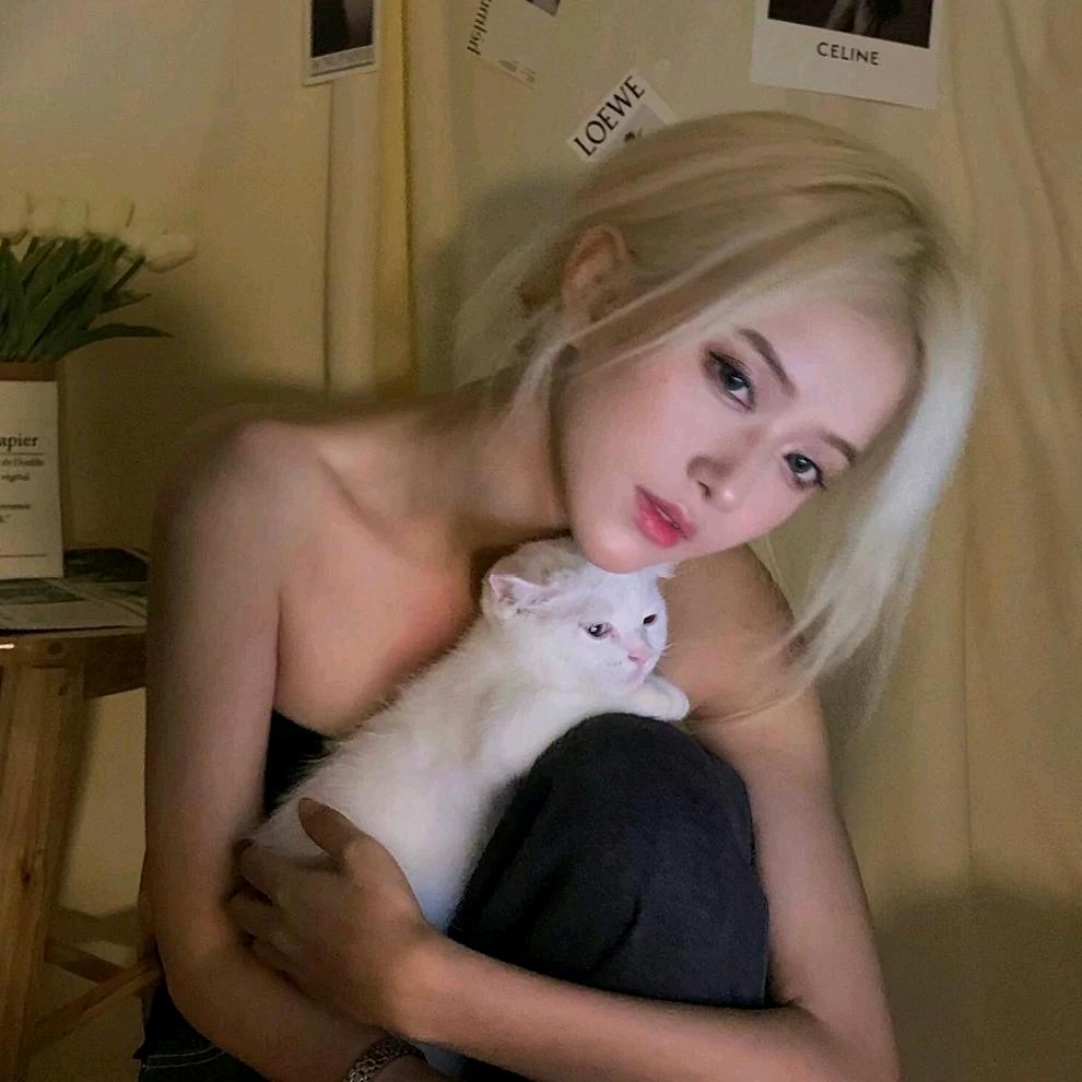 鬼鬼.
