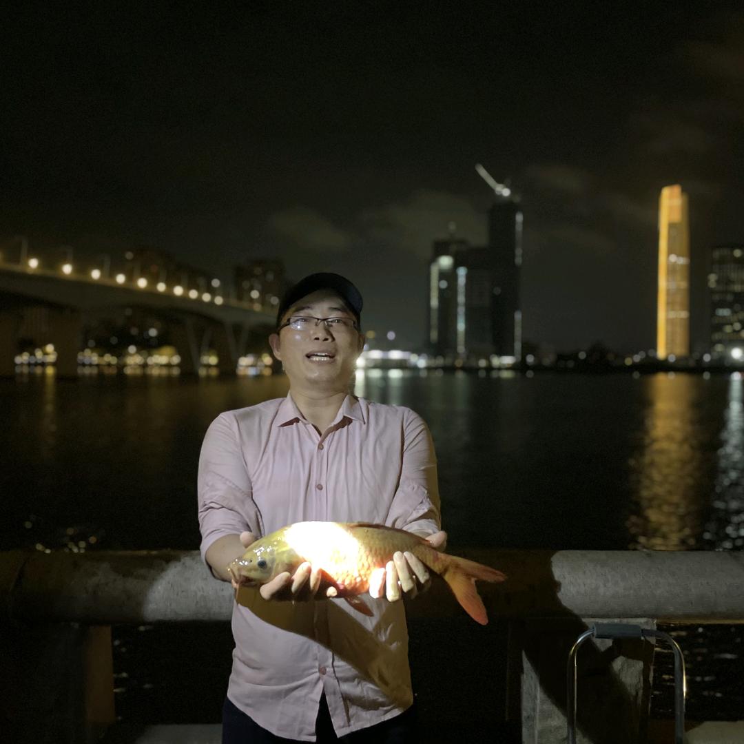 张老师在捕鱼