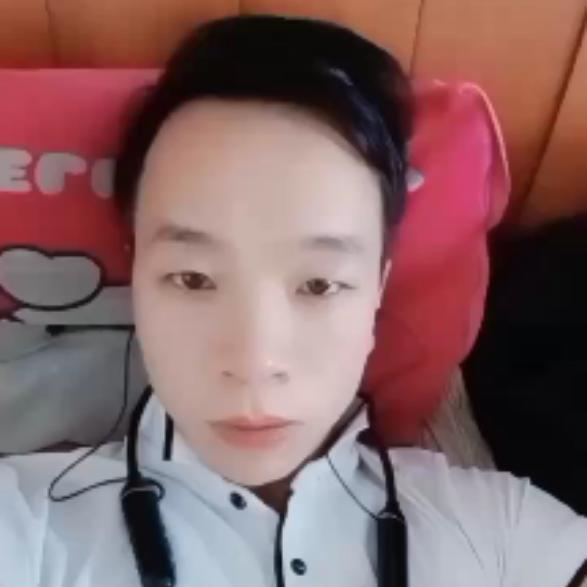 默默无言