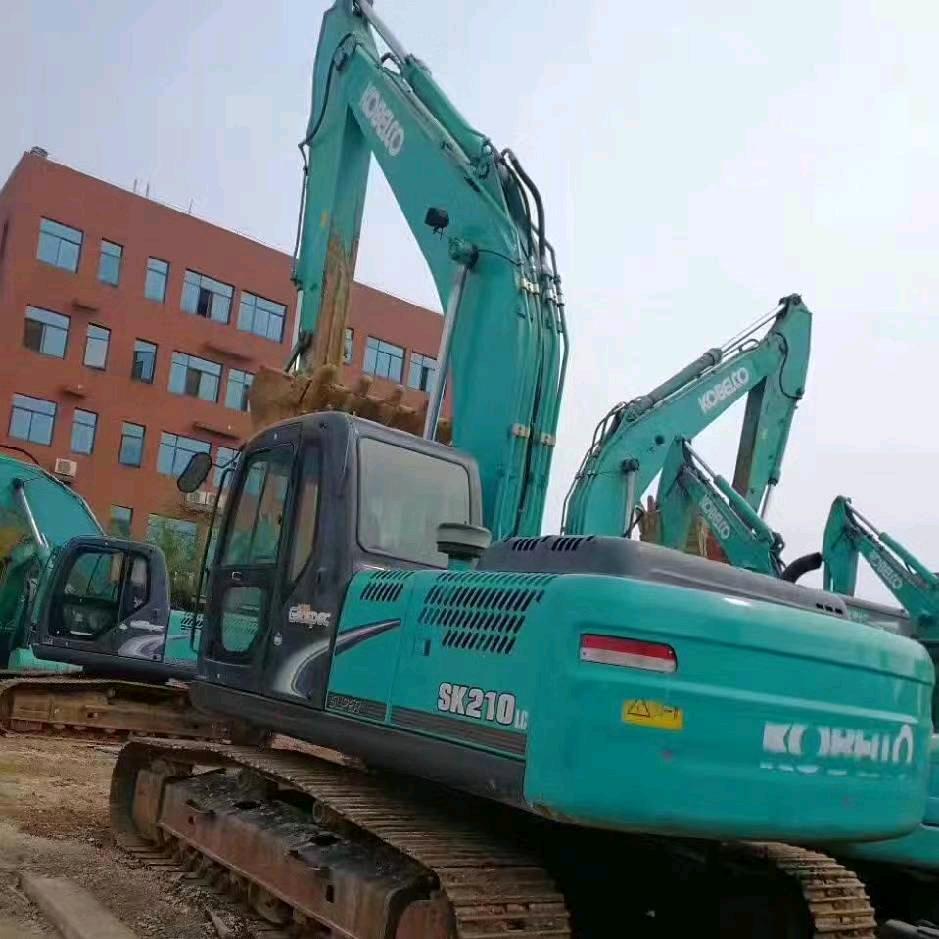 开挖机的三哥