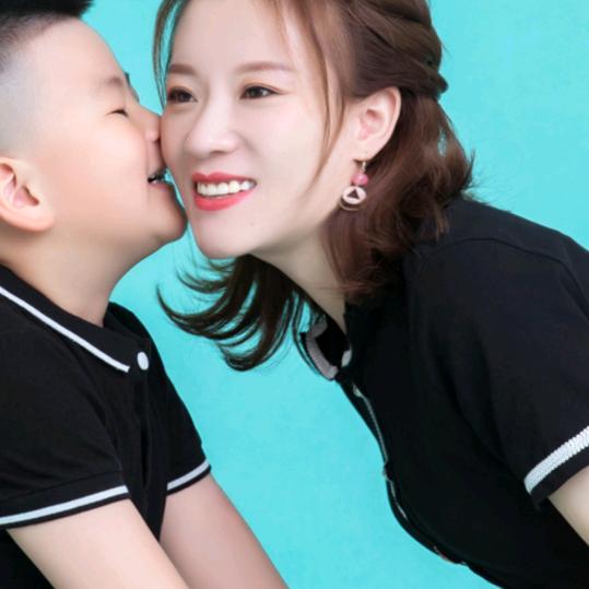 猪小妹真爱吃