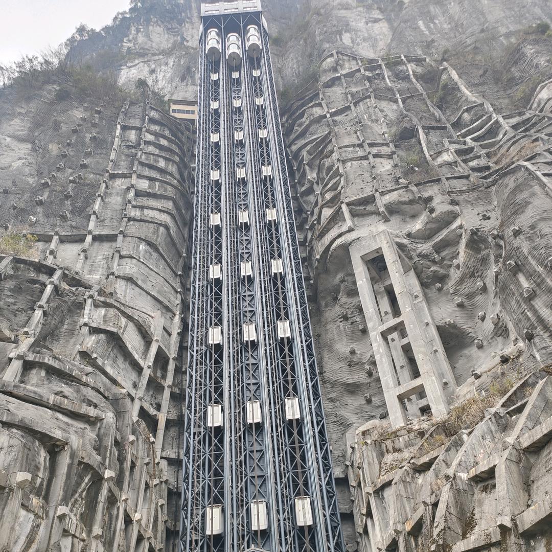 এ᭄ꦿ小哥 এ᭄ꦿ